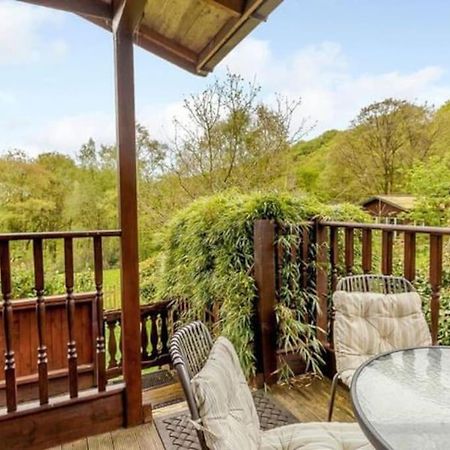 Luxury Peak District Lodge, Hot Tub, Log Burner, Nr Lake Rudyard Exterior photo
